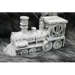 Bielostrieborný zavesný vláčik